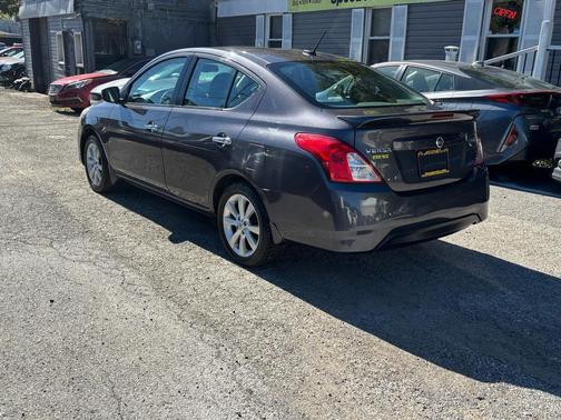 2015 Nissan Versa 1.6 SL