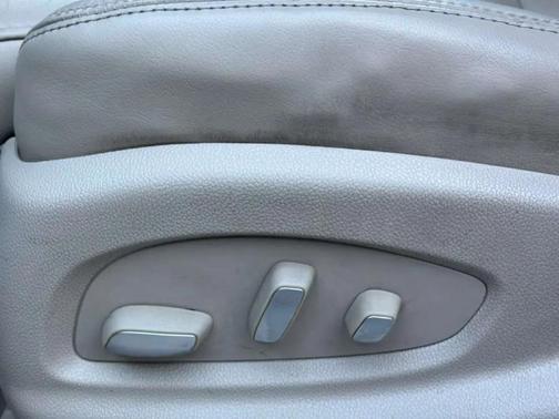 White Diamond Tricoat 2013 Cadillac XTS Premium