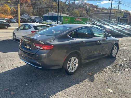 2016 Chrysler 200 Limited