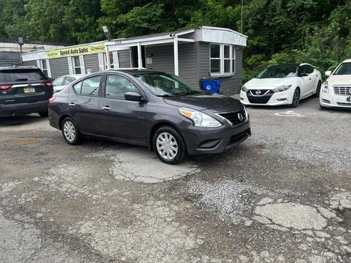 Brown 2015 Nissan Versa 1.6 SV