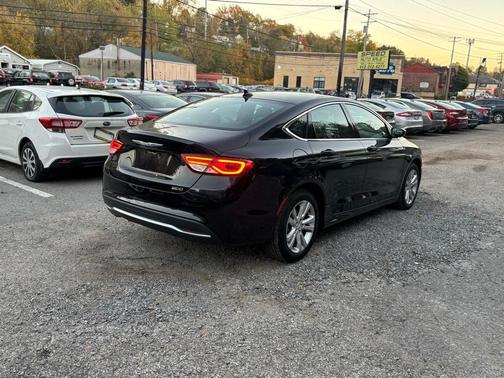 2016 Chrysler 200 Limited