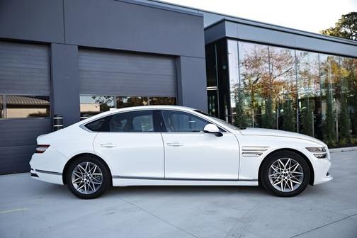2025 Genesis G80 2.5T