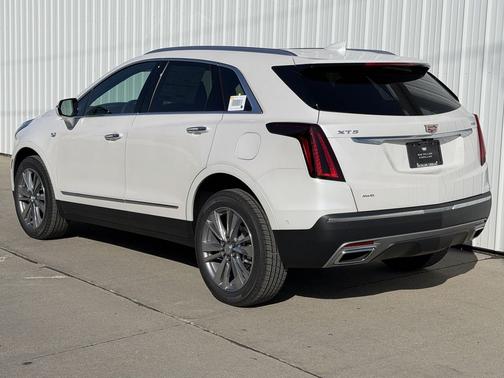 Crystal White Tricoat 2026 Cadillac XT5 Premium Luxury