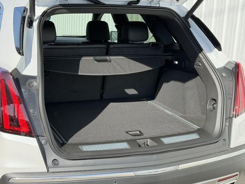 Crystal White Tricoat 2026 Cadillac XT5 Premium Luxury