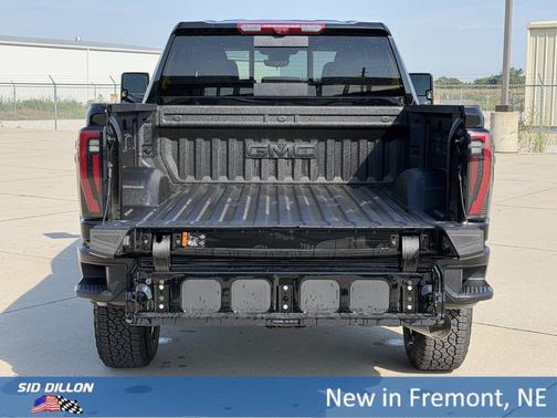 Onyx Black 2026 GMC Sierra 2500 AT4