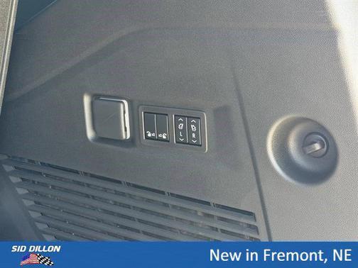 Sterling Metallic 2026 GMC Yukon 4WD AT4 Ultimate
