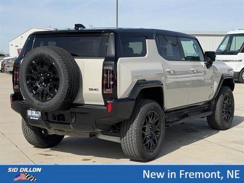 Coastal Dune 2026 GMC HUMMER EV SUV 2X