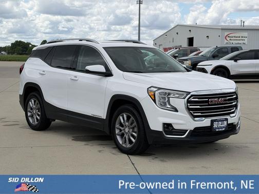 Summit White 2022 GMC Terrain SLT