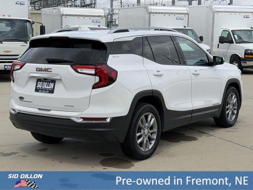 Summit White 2022 GMC Terrain SLT