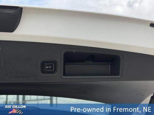 Summit White 2022 GMC Terrain SLT