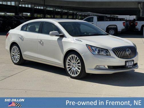 White Diamond Tricoat 2014 Buick LaCrosse Premium 2