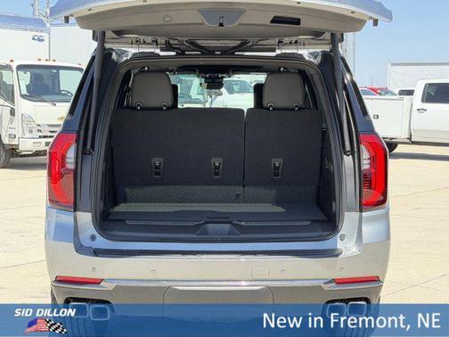 Sterling Metallic 2026 GMC Yukon 4WD AT4
