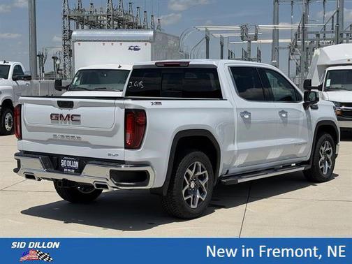Glacier White Tricoat 2026 GMC Sierra 1500 SLT