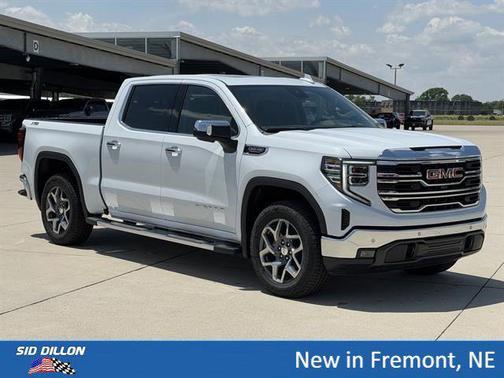 Glacier White Tricoat 2026 GMC Sierra 1500 SLT
