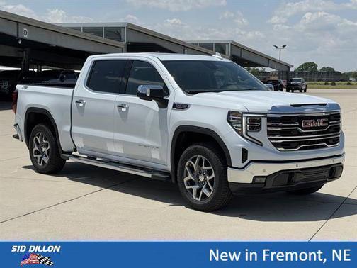 Glacier White Tricoat 2026 GMC Sierra 1500 SLT