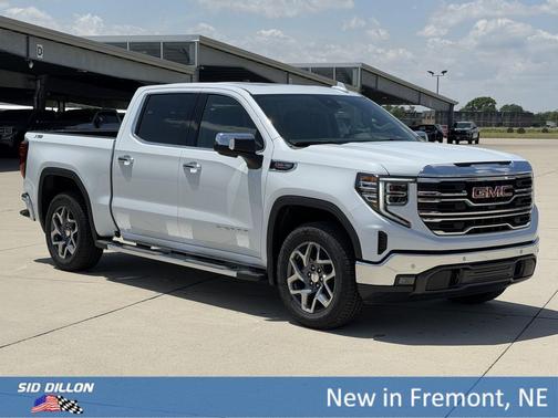 Glacier White Tricoat 2026 GMC Sierra 1500 SLT