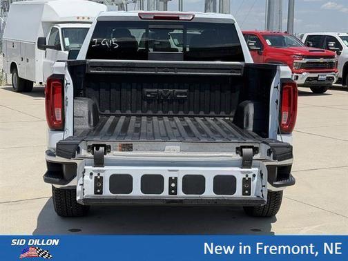 Glacier White Tricoat 2026 GMC Sierra 1500 SLT