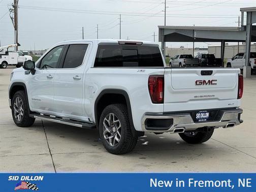 Glacier White Tricoat 2026 GMC Sierra 1500 SLT