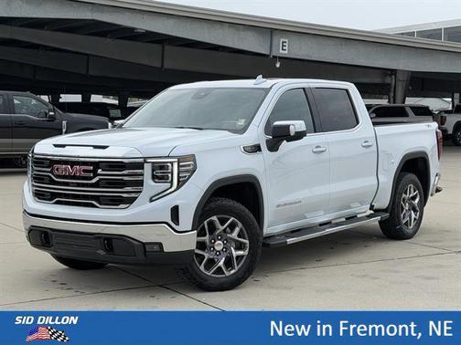 Glacier White Tricoat 2026 GMC Sierra 1500 SLT