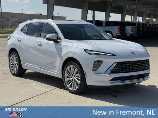 Iridescent White Tricoat 2026 Buick Envision Avenir AWD
