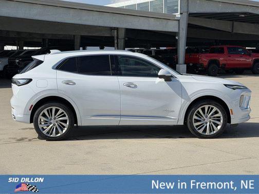 Iridescent White Tricoat 2026 Buick Envision Avenir AWD