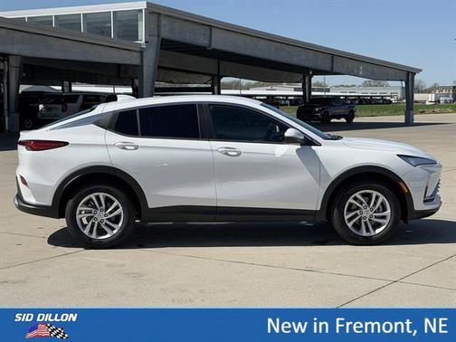 Summit White 2026 Buick Envista Preferred FWD