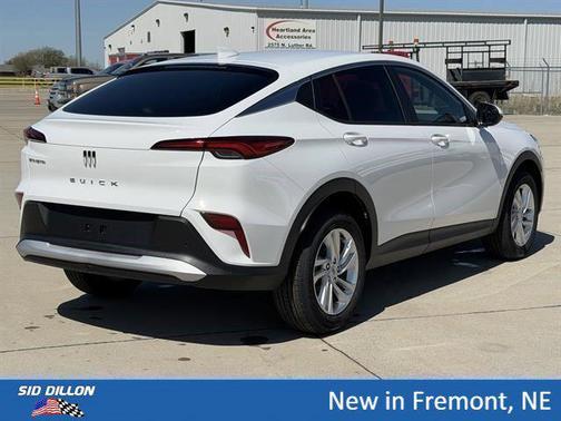 Summit White 2026 Buick Envista Preferred FWD