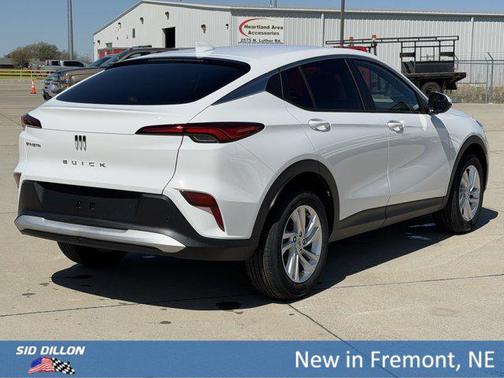 Summit White 2026 Buick Envista Preferred FWD