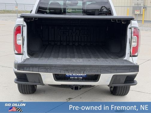 Summit White 2017 GMC Canyon SLT