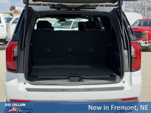 Summit White 2026 GMC Yukon XL 4WD AT4 Ultimate