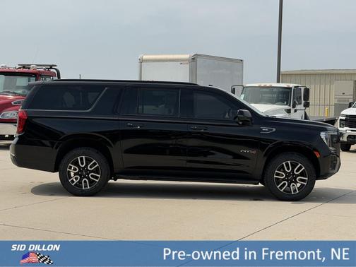 Onyx Black 2023 GMC Yukon XL 4WD AT4