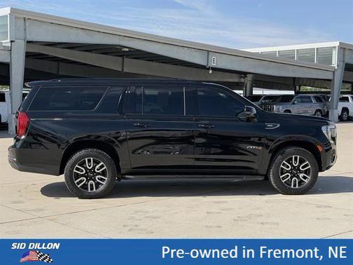 Onyx Black 2023 GMC Yukon XL 4WD AT4