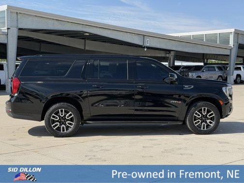 Onyx Black 2023 GMC Yukon XL 4WD AT4
