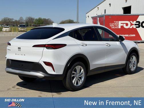 Summit White 2026 Buick Envista Preferred FWD