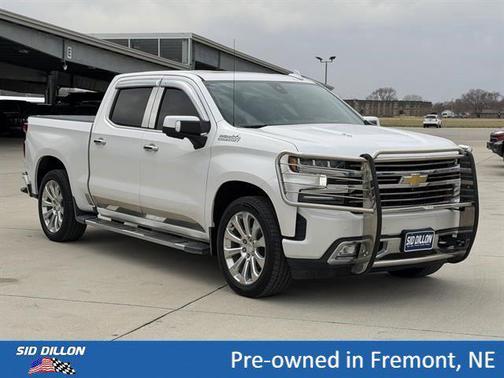 Iridescent Pearl Tricoat 2021 Chevrolet Silverado 1500 High Country