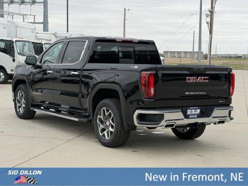 Onyx Black 2026 GMC Sierra 1500 SLT