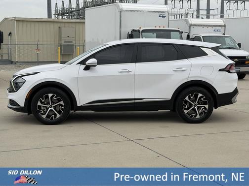 Glacial White Pearl 2023 Kia Sportage EX