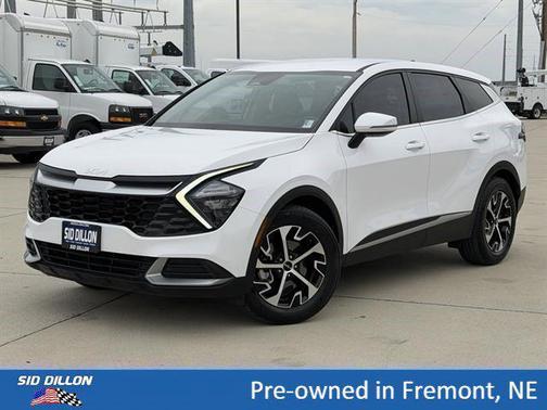 Glacial White Pearl 2023 Kia Sportage EX
