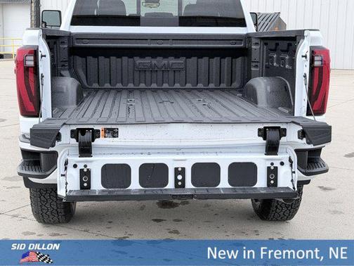 Glacier White Tricoat 2026 GMC Sierra 2500 Denali