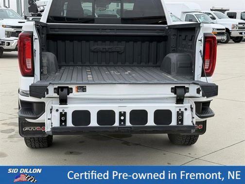 Summit White 2024 GMC Sierra 1500 AT4