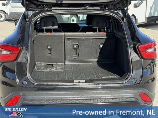 Mosaic Black Metallic 2025 Chevrolet Trax FWD 2RS