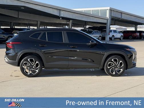 Mosaic Black Metallic 2025 Chevrolet Trax FWD 2RS