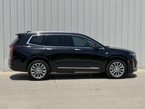 Stellar Black Metallic 2022 Cadillac XT6 Premium Luxury AWD