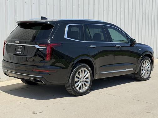 Stellar Black Metallic 2022 Cadillac XT6 Premium Luxury AWD