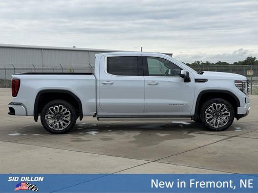 Glacier White Tricoat 2026 GMC Sierra 1500 Denali Ultimate