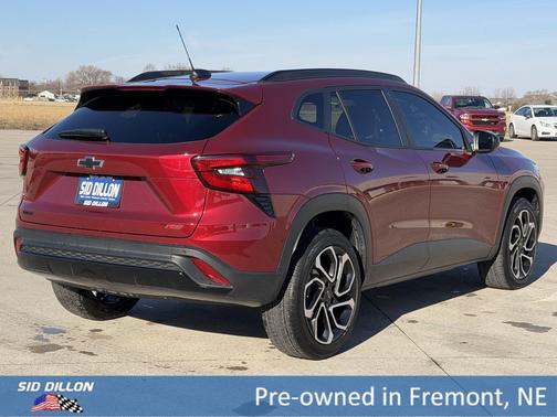 Crimson Metallic 2025 Chevrolet Trax FWD 2RS