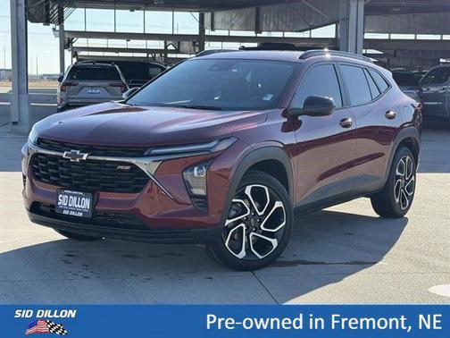 Crimson Metallic 2025 Chevrolet Trax FWD 2RS