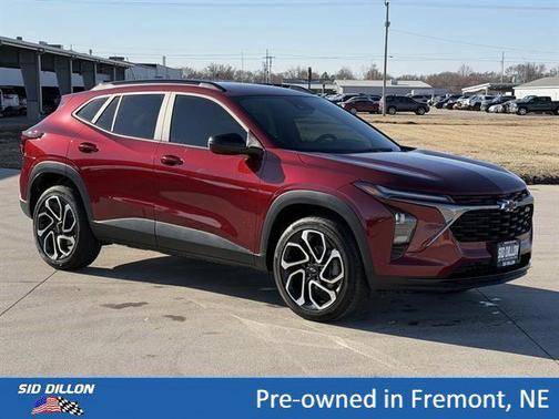 Crimson Metallic 2025 Chevrolet Trax FWD 2RS