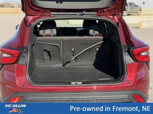 Crimson Metallic 2025 Chevrolet Trax FWD 2RS