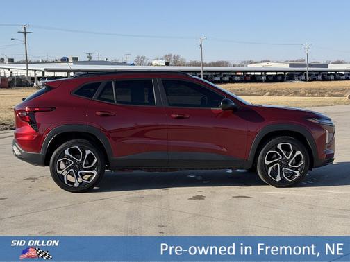 Crimson Metallic 2025 Chevrolet Trax FWD 2RS